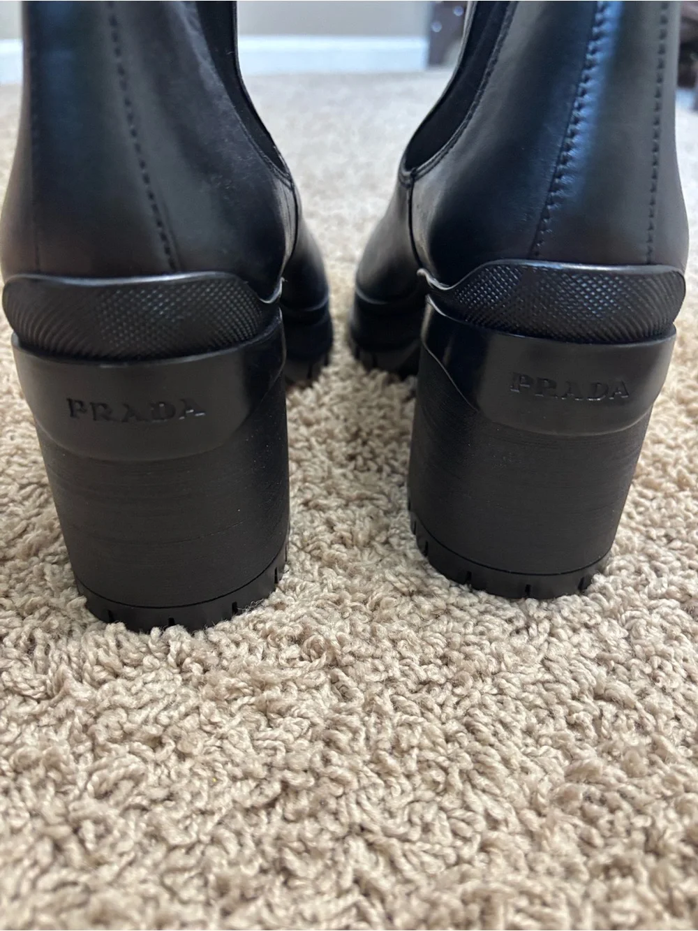 PRADA Chelsea ankle boots women’s 41 black leather high fashion chic - Picture 12 of 12